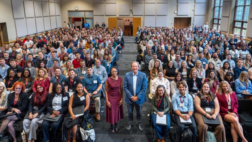 President and Dean Camille M. Davidson and Board of Trustees Chair Brian Batzli ’85 welcome the incoming class of 2026 on the first day of term.